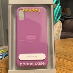 🚨🚨Brand new matte pink Heyday iPhone XR case! 🚨